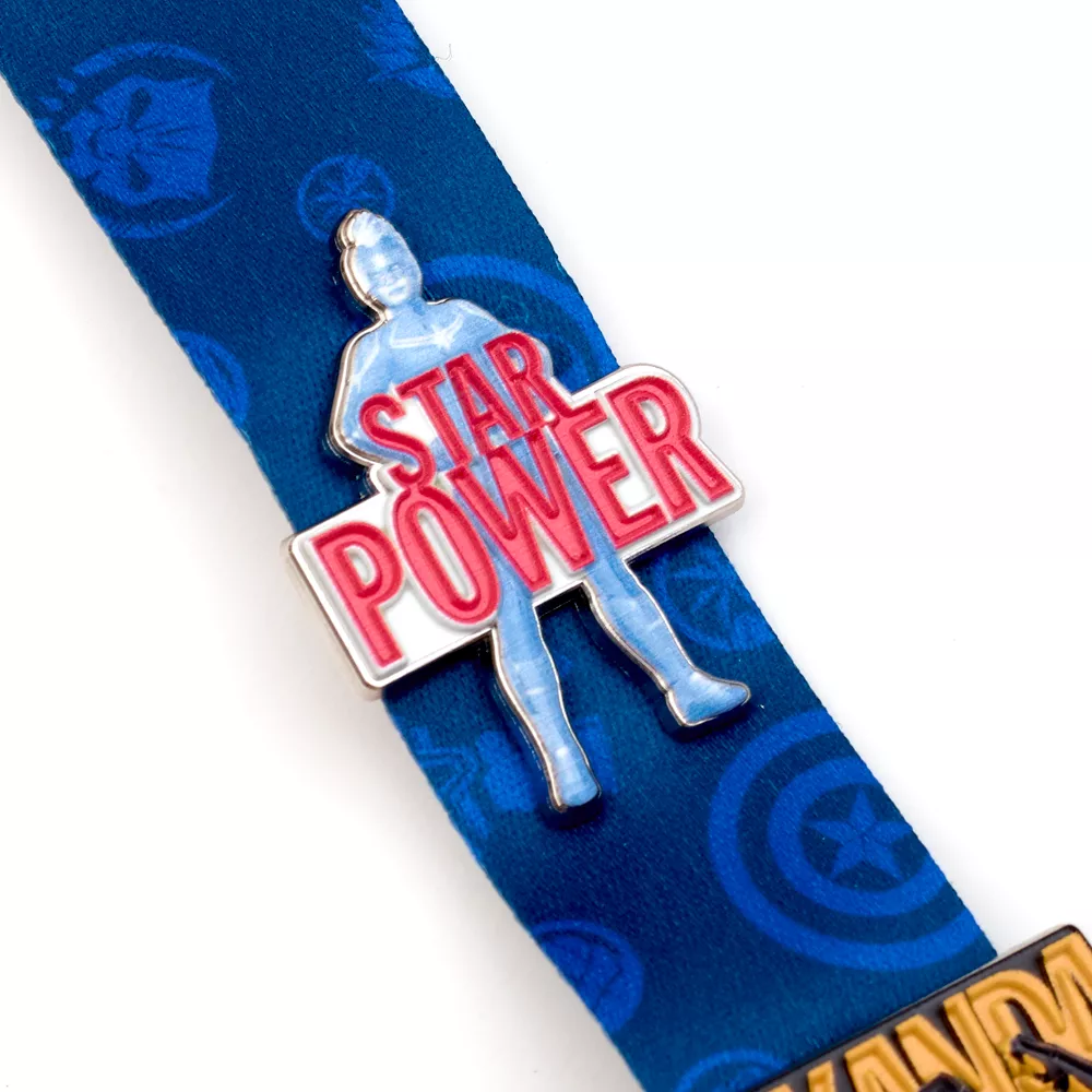 Disney Store Ensemble Pin's Et Tour De Cou Avengers 8 Disney Store Ensemble Pin's Et Tour De Cou Avengers – Image 6